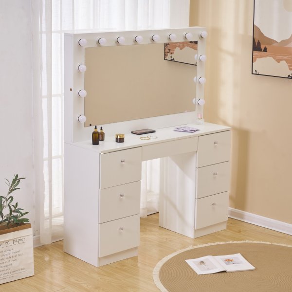 Sminkbord med spegel, belysning och kristall handtag + Möbeltassar Sminkbord med spegel, belysning och kristall handtag + Möbeltassar