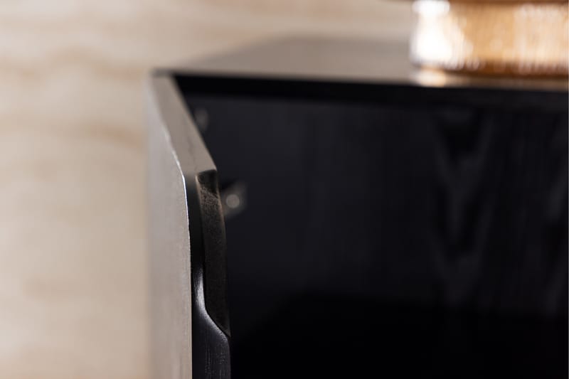 Sideboard & skänk VIND Tyresö Cabinet Black - Products - Förvaring - Förvaringsmöbler - Sideboard & skänk