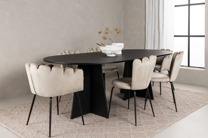 Bootcut Matgrupp 230 cm Oval med 4 Limhamn stolar - Beige - Products - Möbler - Bord & matgrupp - Matgrupp