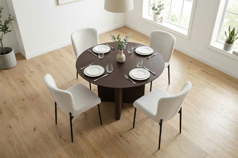 Edda Matgrupp runt 110 cm Rökt Ek med 4 Elsie Matstolar - Rökt ek/Vit - Products - Möbler - Bord & matgrupp - Matgrupp