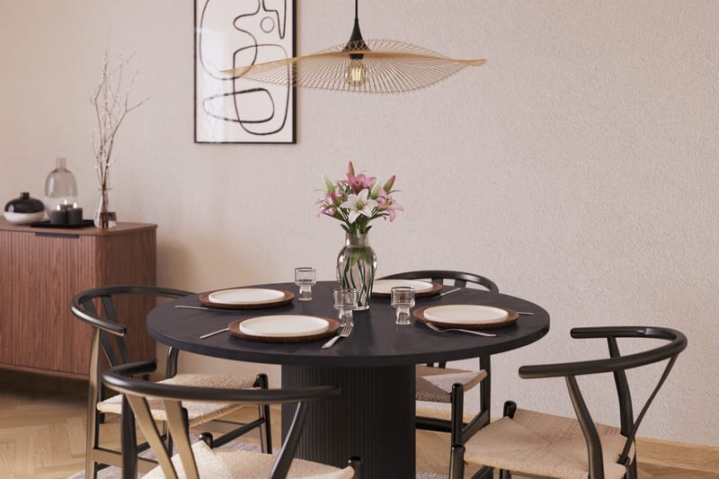 Noira Matgrupp 120 cm Massiv Ek Rund med 4 Dastoori Matstol - 2220067-4,2206128-1 - Svart - Products - Möbler - Bord & matgrupp - Matgrupp