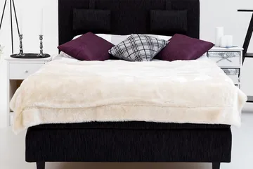 Charleston Kontinentalsäng 120x200 Fast Polyeterskum - Svart - Products - Möbler - Säng - Enkelsäng