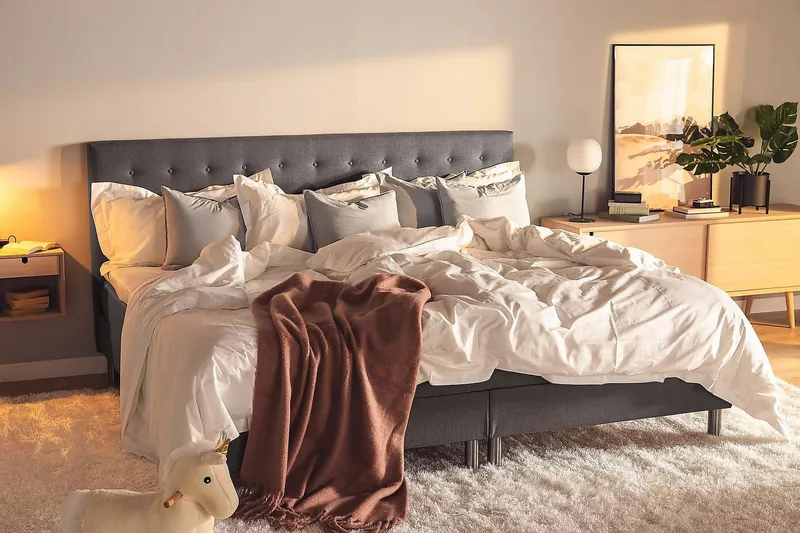 Ella Familjesäng 240x200  cm - (+Fler val) Mörkgrå - Products - Möbler - Säng - Kontinentalsäng