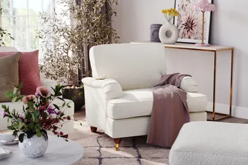 Howard Lyx 4-sits Soffa i Bouclé - Vit - Products - Möbler - Soffa - Howardsoffa