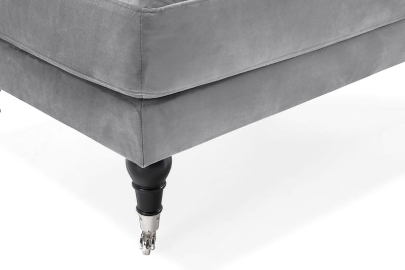 Andrew Fotpall Sammet - Silvergrå/Krom - Products - Möbler - Fåtölj & stolar - Pall & puff - Fotpallar
