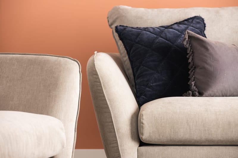 Trend Lyx Fotpall - Beige/Svart - Products - Möbler - Fåtölj & stolar - Pall & puff - Fotpallar