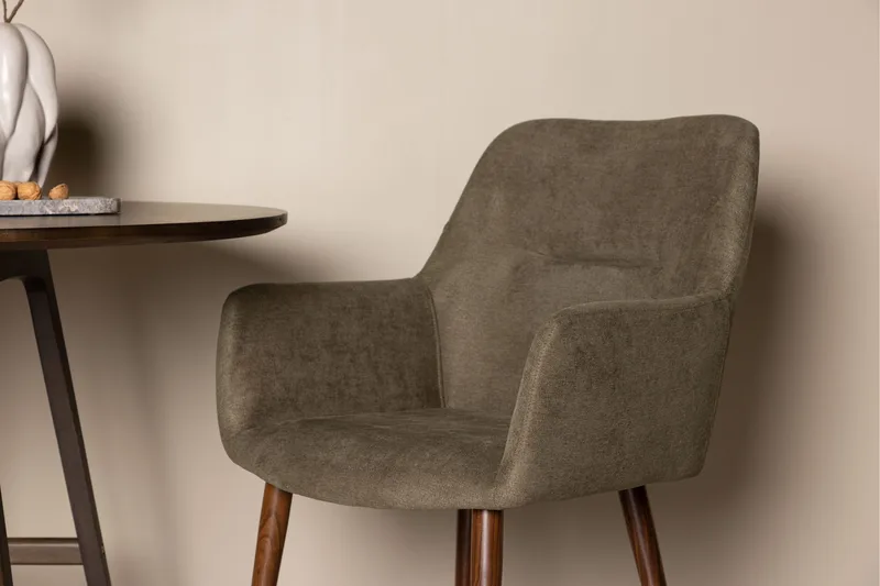 Tomorrow Karmstol - Brun - Products - Möbler - Fåtölj & stolar - Matstol & köksstol