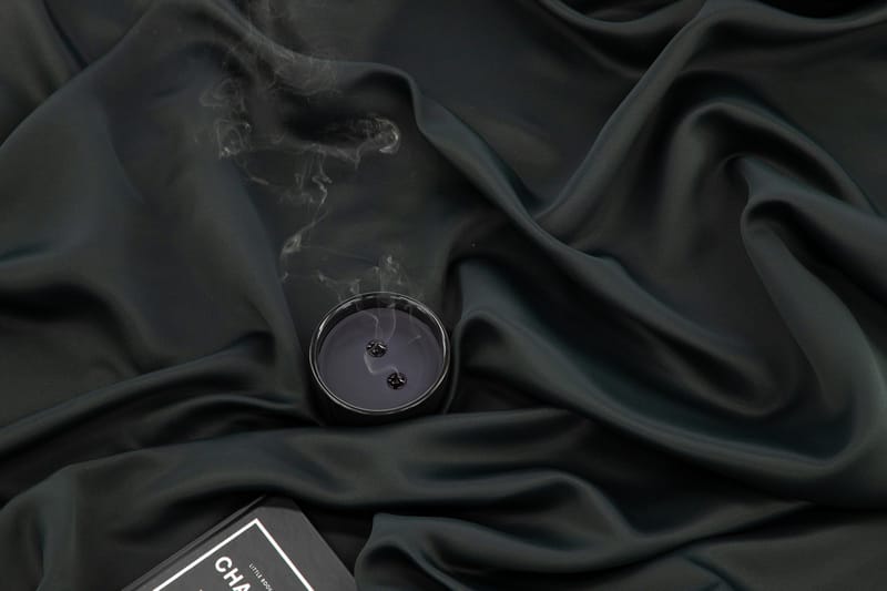 Evelyn Gardin 90x135 cm - Svart - Products - Textil & mattor - Gardiner - Gardinlängder - Kanallängd