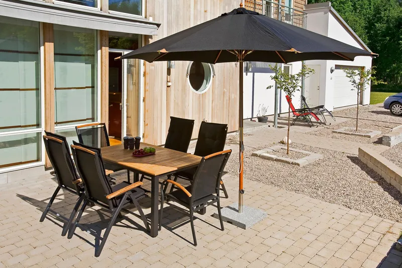 Hillerstorp Nydala Karmstol Utomhus Stapelbar - Svart - Products - Utemöbler & utemiljö - Balkong & altan - Balkongmöbler - Balkongstol