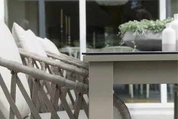 Hillerstorp Jet Set Matbord Utomhus 90 cm Beige - Beige - Products - Utemöbler & utemiljö - Utebord & trädgårdsbord - Matbord utomhus