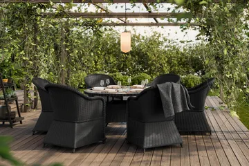 Marcus Matgrupp 140 Rund + 6 Light Fåtöljer m Dyna - Svart - Products - Utemöbler & utemiljö - Utegrupp - Matgrupp utomhus