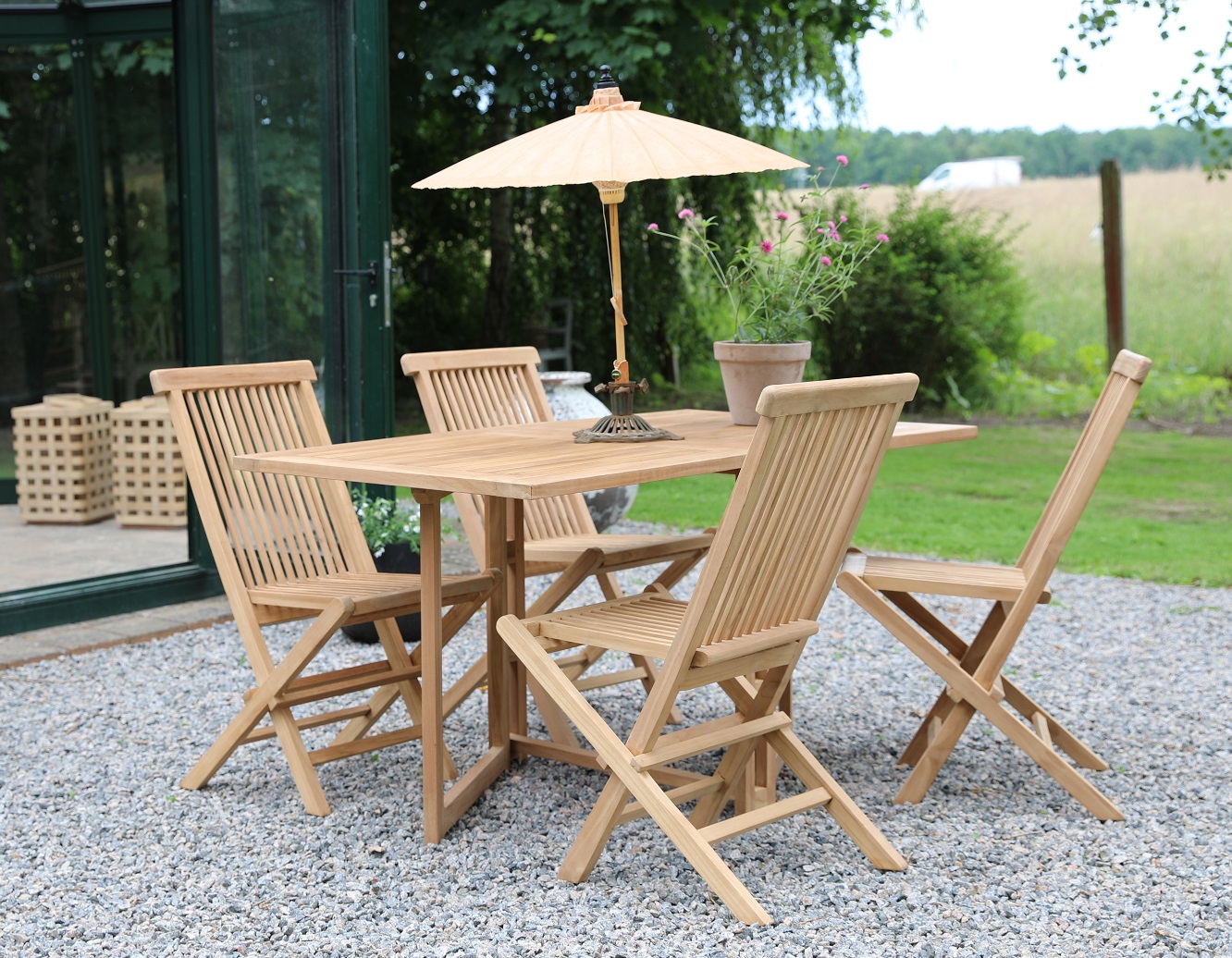 Salt� spisegruppe for uteplassen klaffbord med 4 stk. spisestoler - Teak