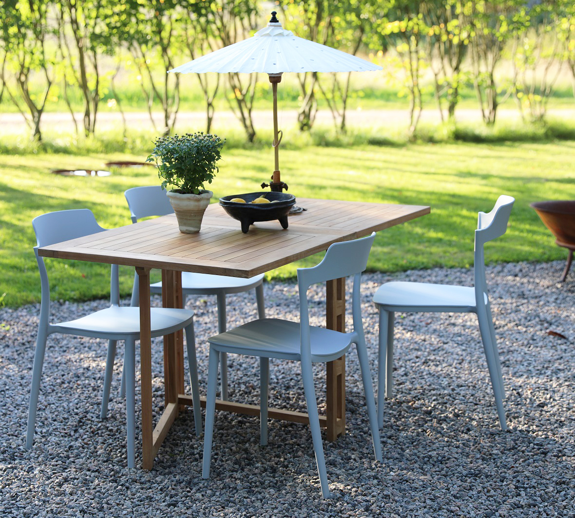 Spisegruppe Salt� teak: Slangbord i teak inkludert 4 stk. Abbe stoler