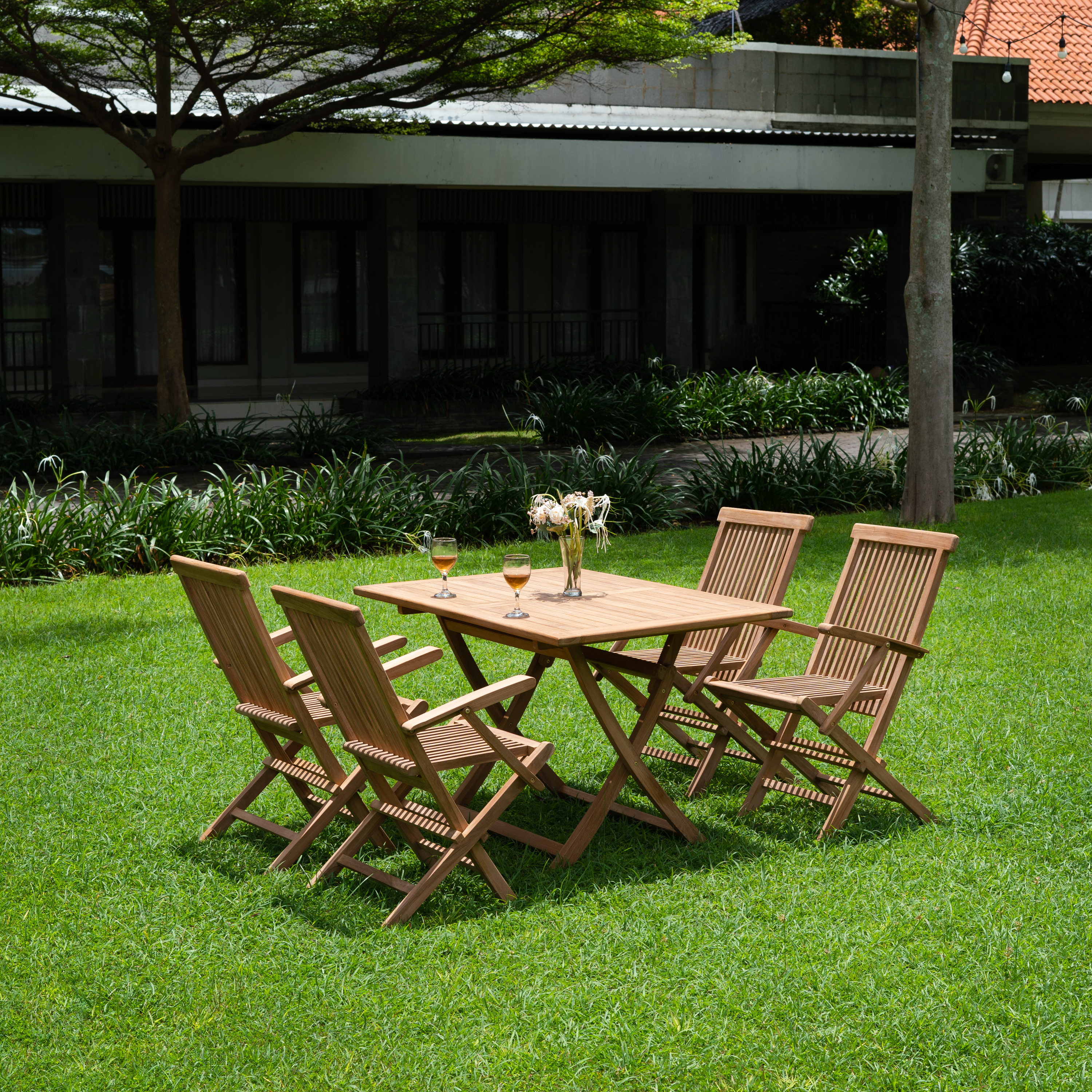 Salt� spisegruppe for uteplassen spisebord 120x70 cm med 4 stk. Salt� karmstoler - Teak