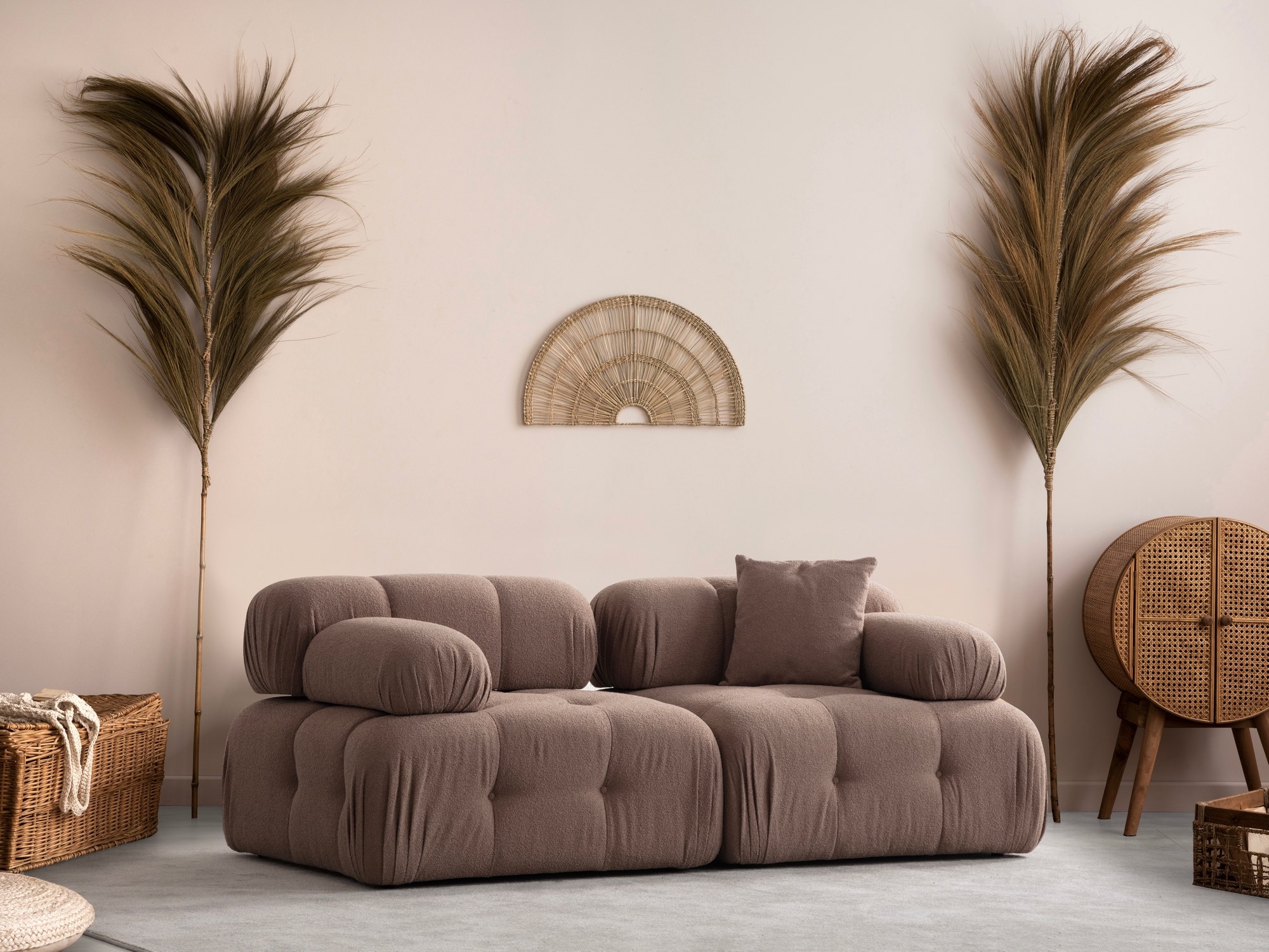 Doblo 2-seters sofa i bouclè - Brun Cappuccino Doblo 2-seters sofa i bouclè - Brun Cappuccino