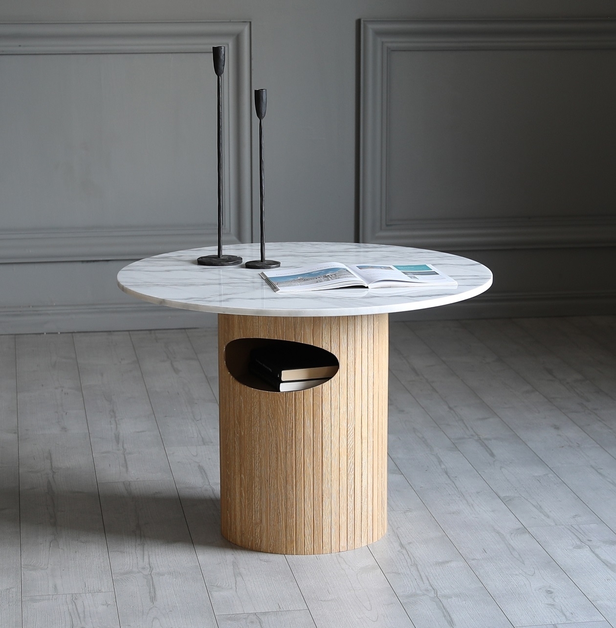 Arto rundt salongbord høyde 60 cm - Whitewash / Hvit marmor Arto rundt salongbord høyde 60 cm - Whitewash / Hvit marmor
