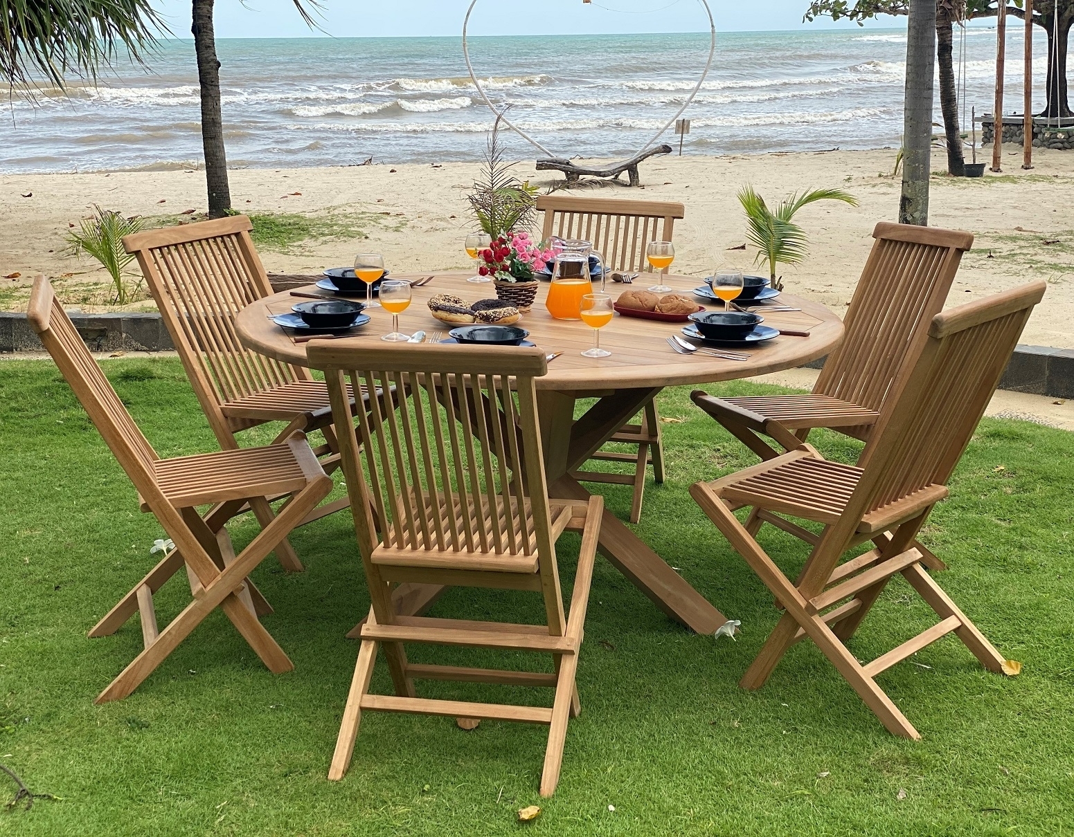 Spisegruppe Salt�: Salt� rundt bord �150 cm inkl. 6 teakstoler