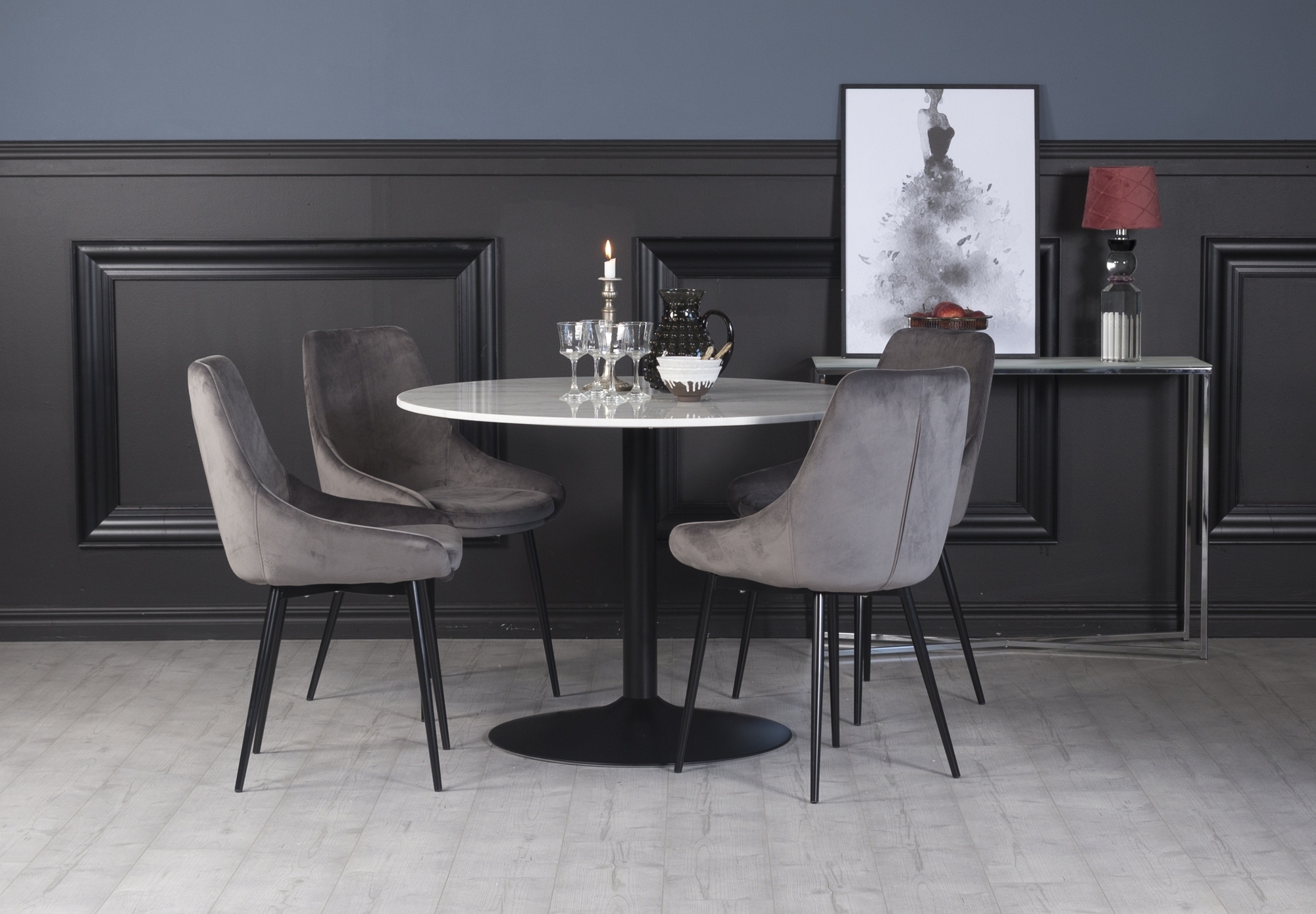 Plaza spisegruppe, marmorbord med 4 st Theo fl�yelstoler - Gr�/Hvit/Svart