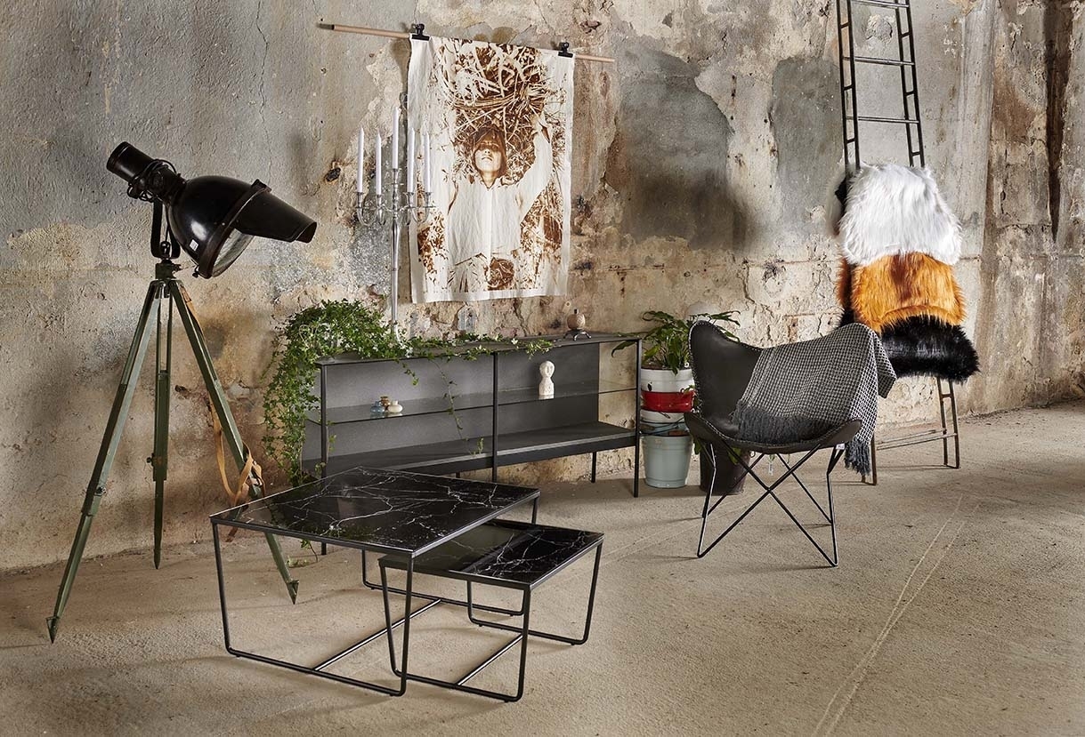 Fiona skjenk B160 cm - Svart / Glass + M�belf�tter