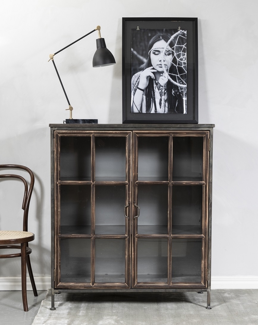 Industry Vitrineskap i metall lav modell - Tre / Metall / Glass Industry Vitrineskap i metall lav modell - Tre / Metall / Glass