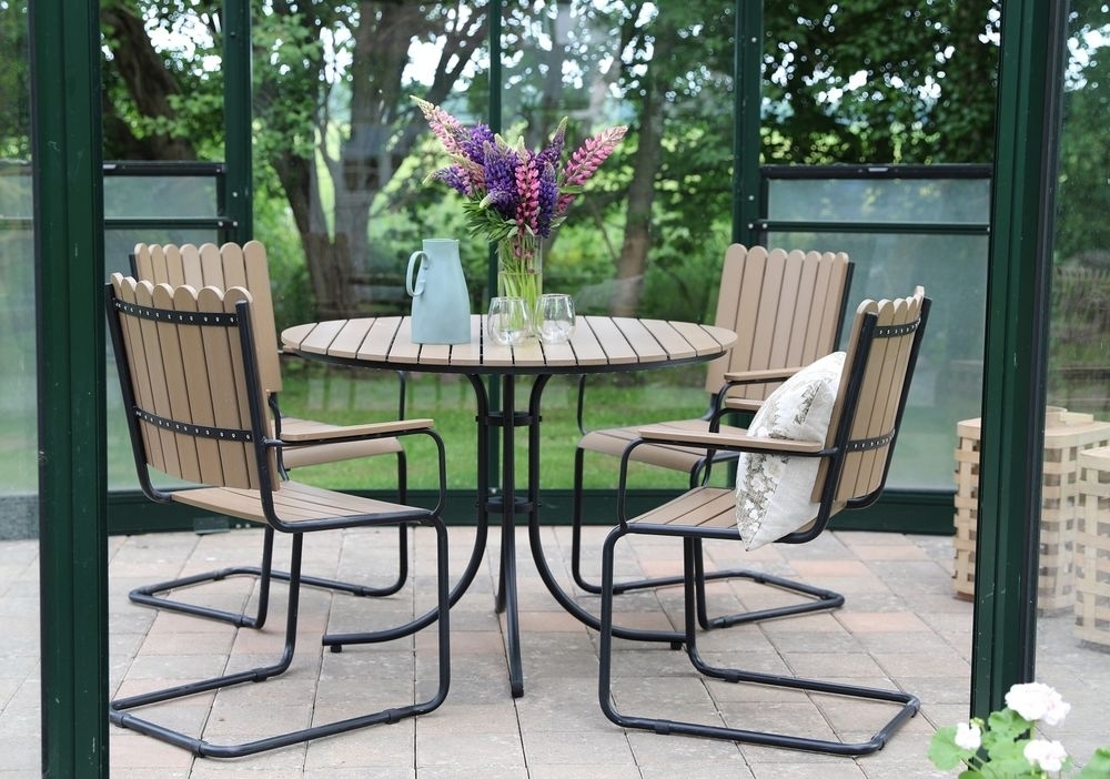 Holmsund spisegruppe bord inkl. 4 stoler - Svart/Brun Holmsund spisegruppe bord inkl. 4 stoler - Svart/Brun