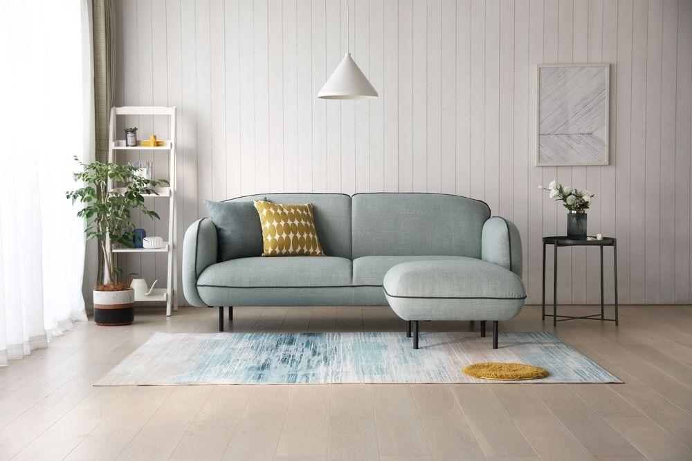 Catta 3-seters sofa med fotskammel - Lysegrøn + Møbelrengjøring Catta 3-seters sofa med fotskammel - Lysegrøn + Møbelrengjøring