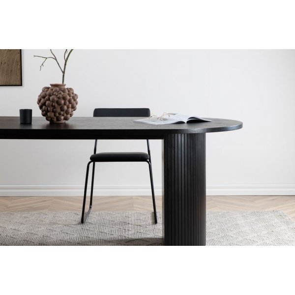 Inter ovalt spisebord - Svartbeiset eikefinr