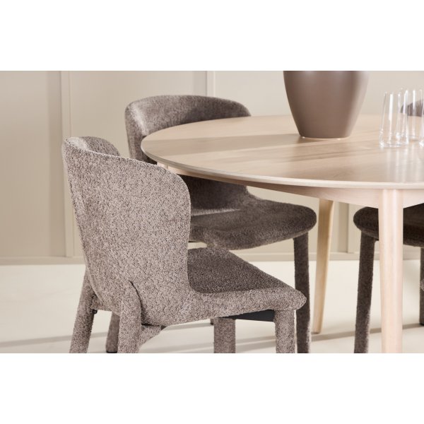 Spisebord Flora med 4 Astoria stoler - Brun/hvitkalket Spisebord Flora med 4 Astoria stoler - Brun/hvitkalket