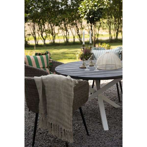 Spisegruppe Aster: Rundt bord Ø112 cm med 4 lenestoler Spisegruppe Aster: Rundt bord Ø112 cm med 4 lenestoler