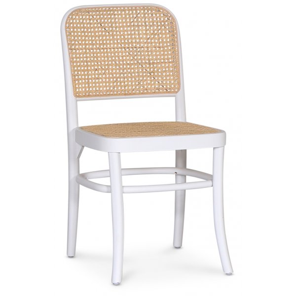 Edge dining gruppe; Spisebord i hvit HPL 140x90 cm med 4 hvite Tyko stoler med rotting Edge dining gruppe; Spisebord i hvit HPL 140x90 cm med 4 hvite Tyko stoler med rotting