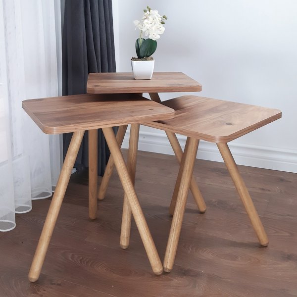 Trippelsett bord 34 x 34 cm - Furu Trippelsett bord 34 x 34 cm - Furu