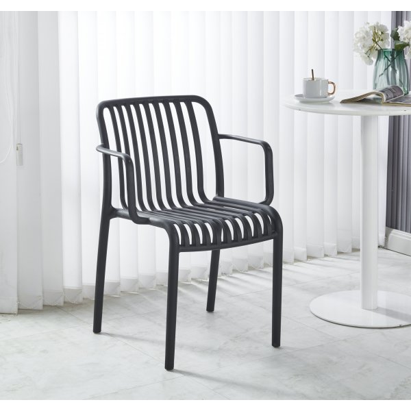 Noa stabelbar rammestol - Utestol i sort plast Noa stabelbar rammestol - Utestol i sort plast