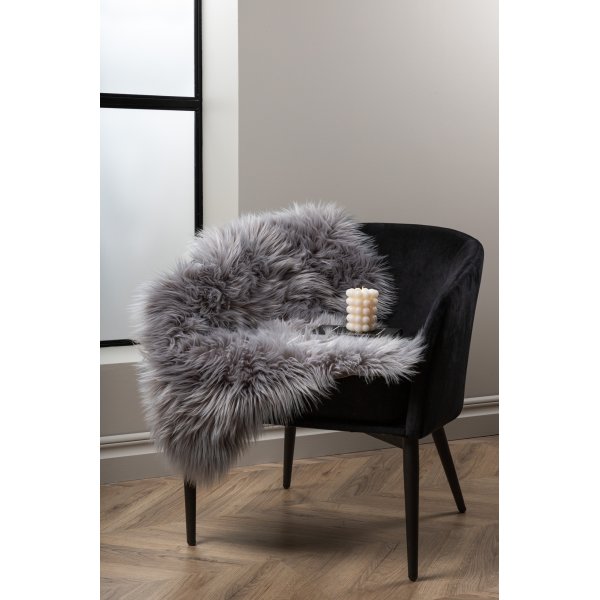 Katy fold 60 x 90 cm - Mørkegrå fuskepels Katy fold 60 x 90 cm - Mørkegrå fuskepels