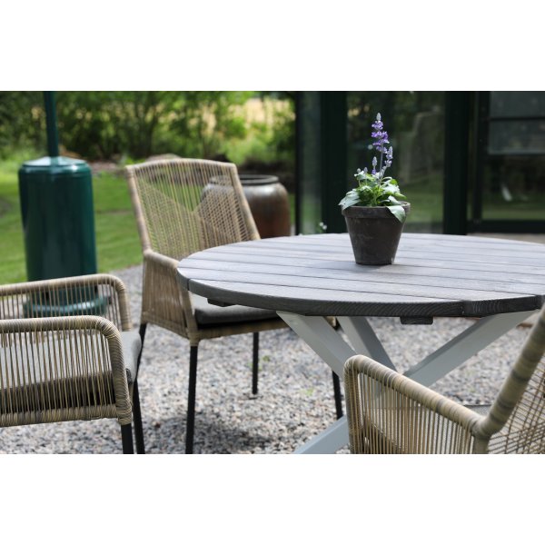 Scottsdale spisegruppe for uteplassen rundt bord med 4 stk. Ystad karmstoler - Gr/Svart/Hvit
