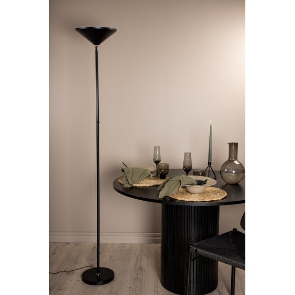 Elida gulvlampe - Svart Elida gulvlampe - Svart