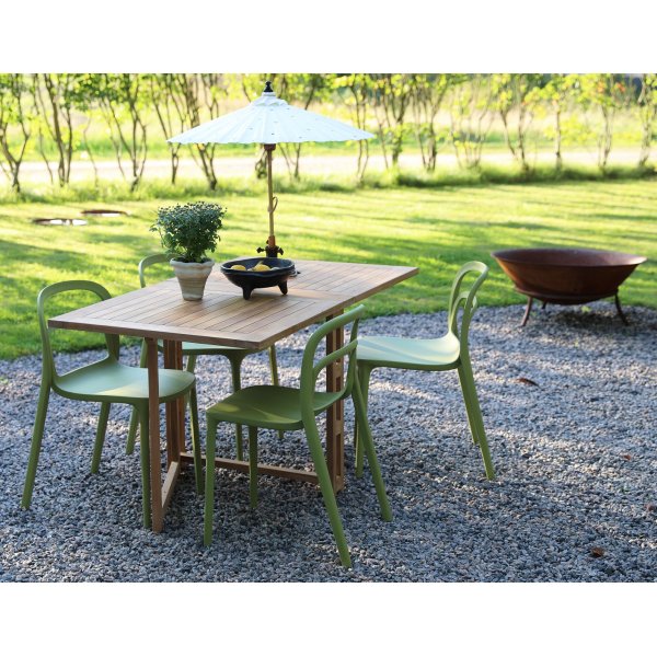 Spisegruppe Salt teak: Slangbord i teak inkludert 4 stk. Nordan stoler