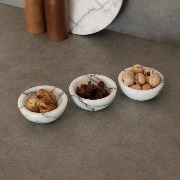 Skåler i hvit marmor fra Sicilia 3 stk Skåler i hvit marmor fra Sicilia 3 stk