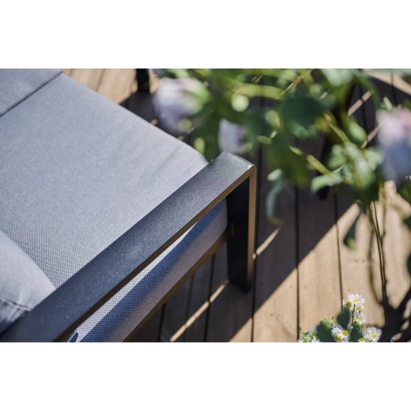 Clyde utespisegruppe - Svart + Tekstilrens for møbler Clyde utespisegruppe - Svart + Tekstilrens for møbler