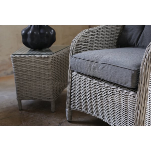 Knaften utendørs møbelsett, 2 lenestoler og 1 bord - Grå kunstrotting + Tekstilpleie for møbler Knaften utendørs møbelsett, 2 lenestoler og 1 bord - Grå kunstrotting + Tekstilpleie for møbler