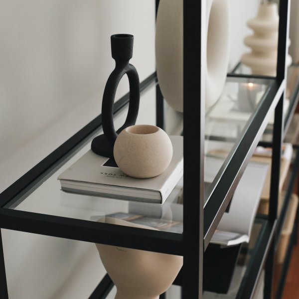 Komma bokhylle - Svart Komma bokhylle - Svart