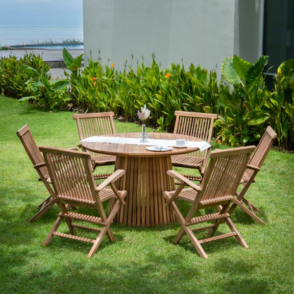 Utendørsgruppe i teak: rundt bord med 6 lenestoler - Saltö Utendørsgruppe i teak: rundt bord med 6 lenestoler - Saltö