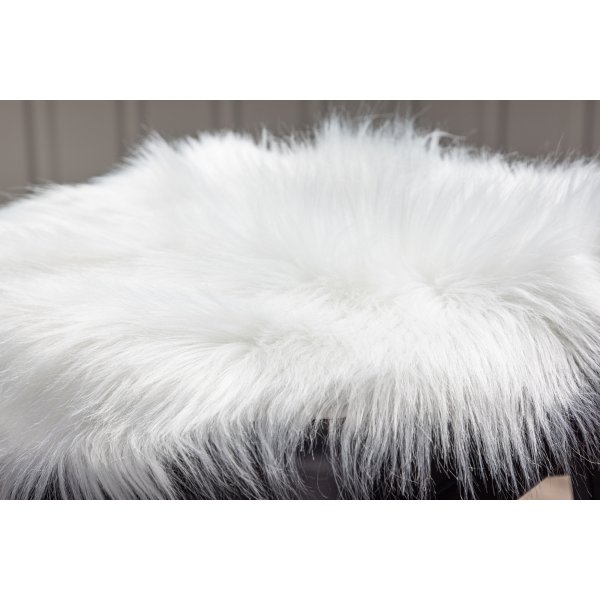 Katy stolpute 34 x 34 cm - Hvit fuskepels Katy stolpute 34 x 34 cm - Hvit fuskepels