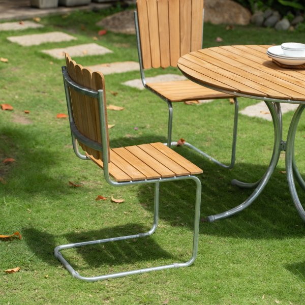 Teakstol med galvanisert stål, stabelbar - Möllan Teakstol med galvanisert stål, stabelbar - Möllan