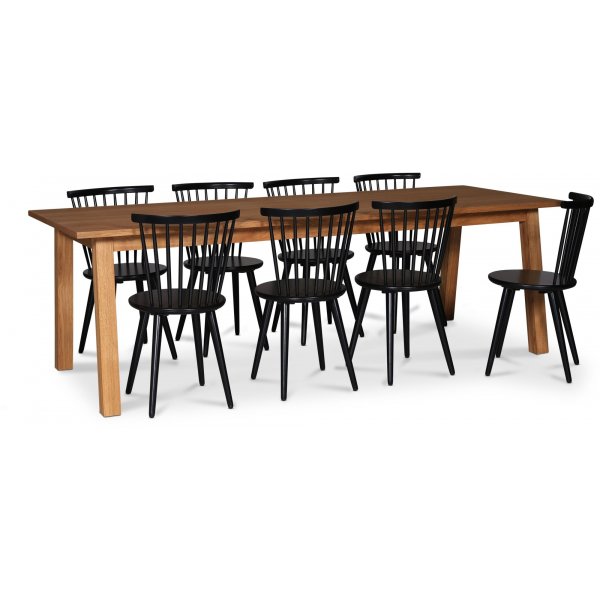 Saltsjö spisegruppe, 240 cm, inkludert 8 stk. svarte Castor pinnestoler - oljet eikefiner Saltsjö spisegruppe, 240 cm, inkludert 8 stk. svarte Castor pinnestoler - oljet eikefiner