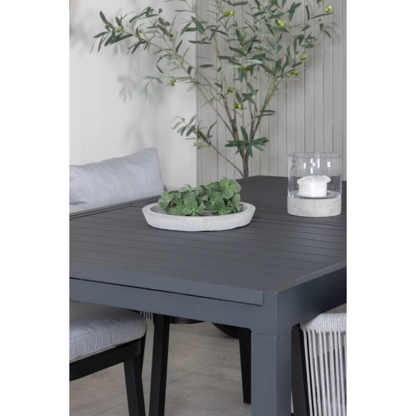 Marbella uteservering sett med 4 Virya stoler - Svart/Grå Marbella uteservering sett med 4 Virya stoler - Svart/Grå