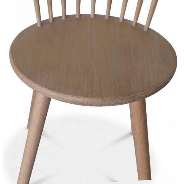 Cleo spisegruppe, rundt bord 110 cm, inkludert 4 stk. hvitoljede Castor pinnestoler - Whitewash/eikefiner Cleo spisegruppe, rundt bord 110 cm, inkludert 4 stk. hvitoljede Castor pinnestoler - Whitewash/eikefiner