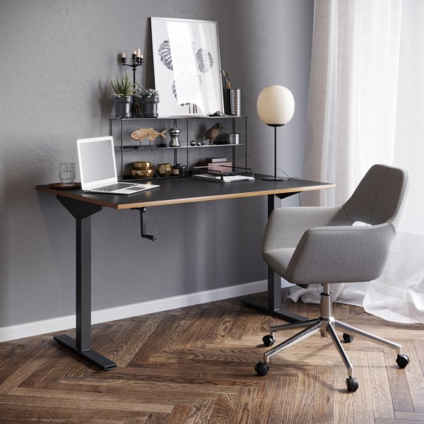 Wedge skrivebord med manuell heve- og senkefunksjon - Svart HPL