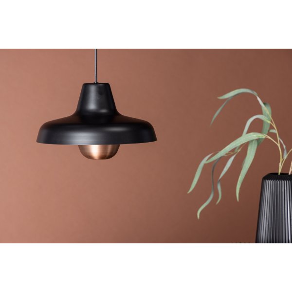 Högbyn taklampe - Sort/Kobber Högbyn taklampe - Sort/Kobber