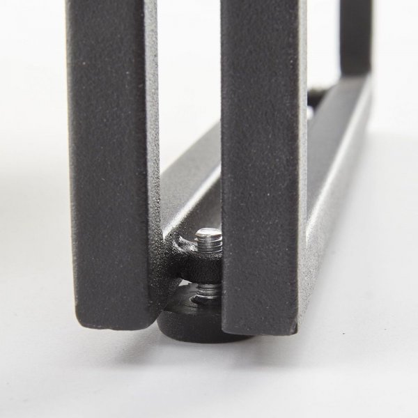 Dorine bøkehylle- Gull eik/svart Dorine bøkehylle- Gull eik/svart