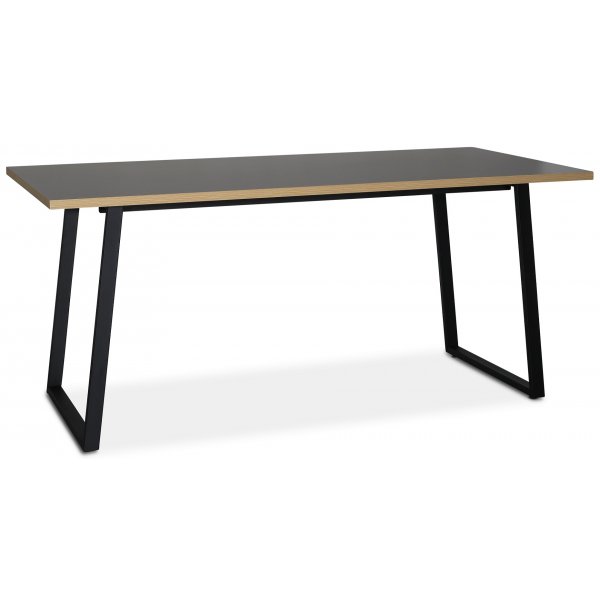 Edge 3.0 spisegruppe 140x90 cm inkludert 4 stk. svarte Orust pinnestoler - grå høytrykkslaminat (HPL) Edge 3.0 spisegruppe 140x90 cm inkludert 4 stk. svarte Orust pinnestoler - grå høytrykkslaminat (HPL)